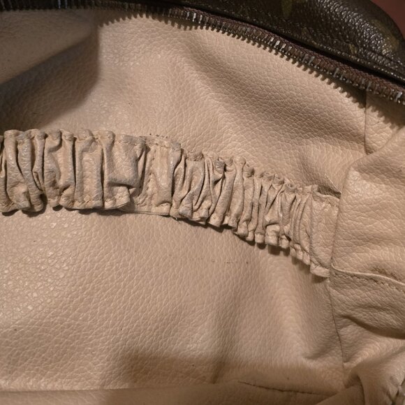 Authentic Louis Vuitton Monogram Trousse Toilette 28 Clutch/Cosmetic Bag - Picture 4 of 9